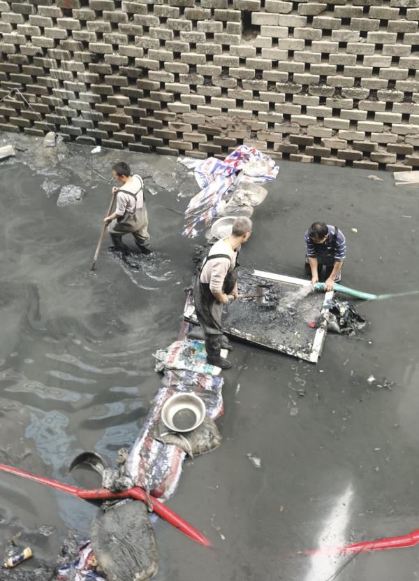 从9楼落至河沟的翡翠历经三天被找到,物主:是婚戒,价值百万 从9楼落至河沟的翡翠历经三天被找到,物主:是婚戒,价值百万