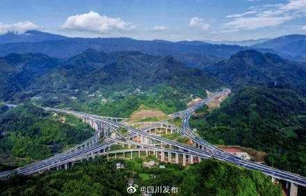今年四川高速公路通车总里程将破1万公里
