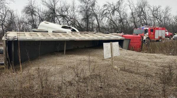 俄罗斯斯塔夫罗波尔边疆区发生一起车祸 造成7死4伤