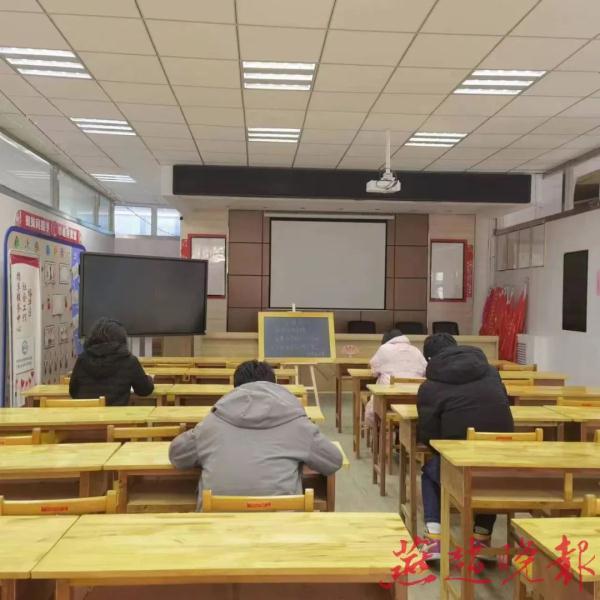 追光自习室成青年人“梦想充电站”