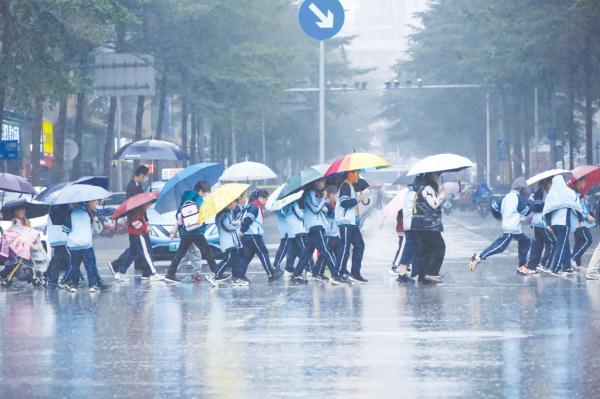 冷空气+阴雨天!未来几天南宁多湿冷天气,气温波动,这件事千万要注意 冷空气+阴雨天!未来几天南宁多湿冷天气,气温波动,这件事千万要注意