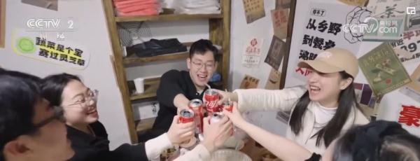 “传统菜场+轻业态”火爆“出圈” 实实在在“烟火味”带动新消费 “传统菜场+轻业态”火爆“出圈” 实实在在“烟火味”带动新消费