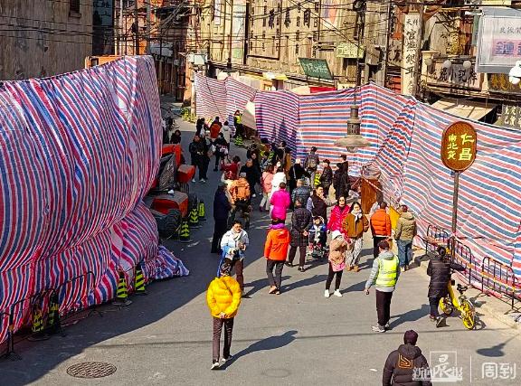上海又一条马路突然爆火！超多人打卡，剧组紧急增加围栏，现场临时交通管制