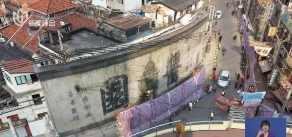 上海又一条马路突然爆火！超多人打卡，剧组紧急增加围栏，现场临时交通管制