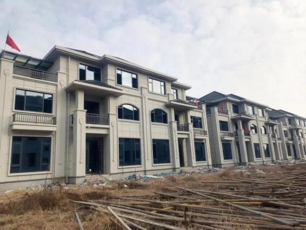 实名羡慕！杭州一地村民众筹1.2亿盖新房，全是豪华大别墅