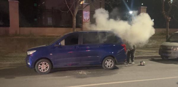 因小失大！居民回收未燃尽烟花，烧毁6辆电动车
