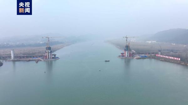 成达万高铁嘉陵江特大桥零号块浇筑完成