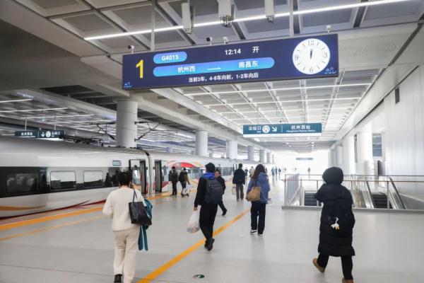 首开!今起,杭州西到广州仅6小时49分!还有更多出行线路变化… 首开!今起,杭州西到广州仅6小时49分!还有更多出行线路变化…