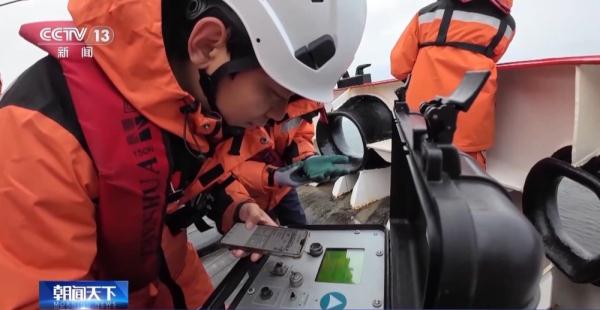 我国南极考察队成功回收潜标 无人机远程操作安全高效 我国南极考察队成功回收潜标 无人机远程操作安全高效