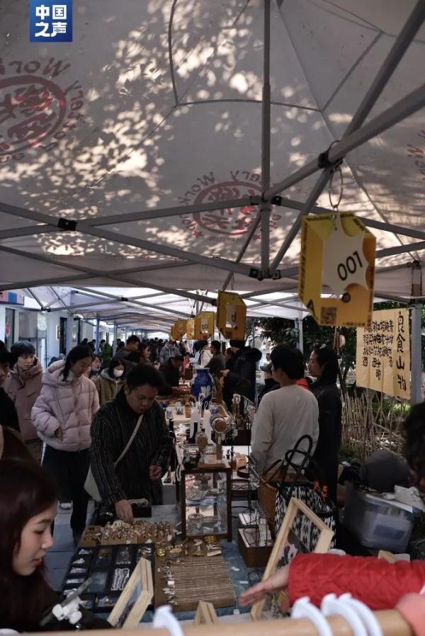 年轻人为何爱上了“景漂”？