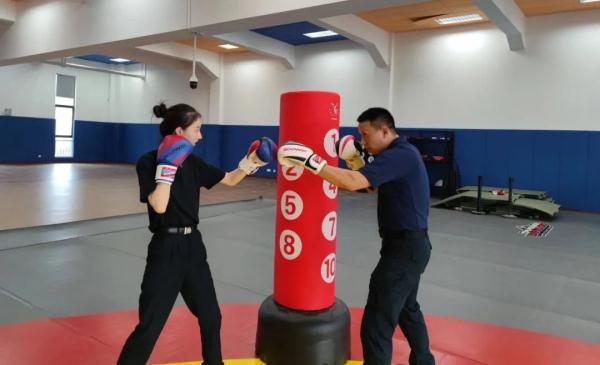 “出任务，归期不定”……向人民警察致敬！