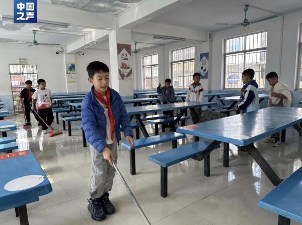 民生样本 年度记录丨“村小”里的午托时光 民生样本 年度记录丨“村小”里的午托时光