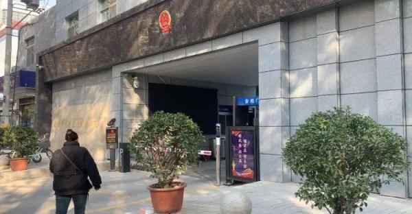 西安一女子寻子18年得知儿子已去世，前夫因遗弃亲子获刑一年