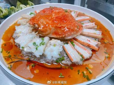 有人花1万请大厨上门烧一桌年夜饭，却还有人称性价比高