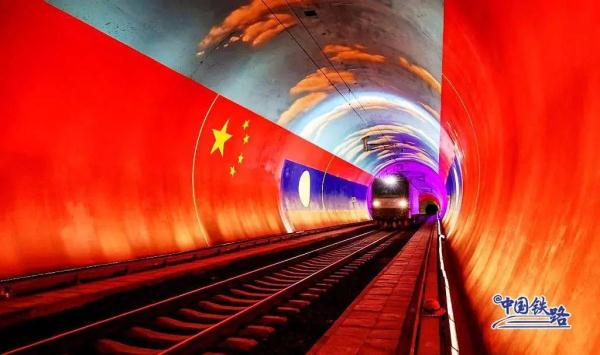 中国高铁开到海外！目的地，够硬核！