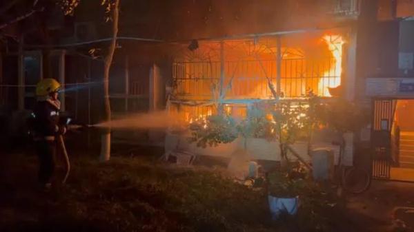 47岁男子向子女索要3000元生活费未果,纵火烧家被刑拘! 47岁男子向子女索要3000元生活费未果,纵火烧家被刑拘!