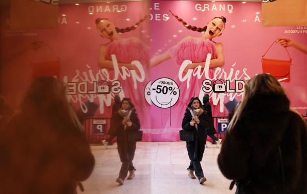 法国迎来冬季打折季