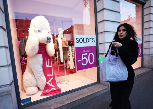 法国迎来冬季打折季