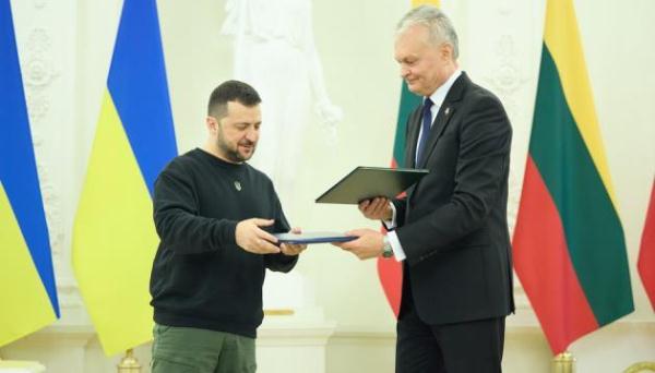 立陶宛总统瑙塞达与乌克兰总统泽连斯基举行会谈