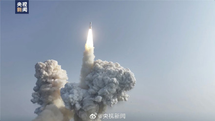 再次祝贺!我国在海上发射一箭三星 再次祝贺!我国在海上发射一箭三星