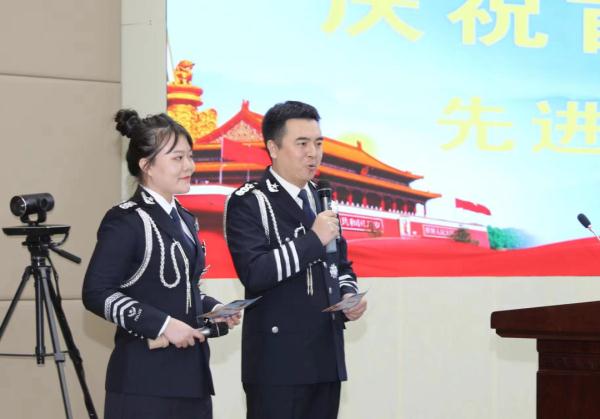 你要过警察节，就不能只过警察节~