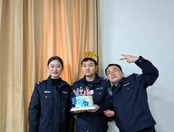 你要过警察节，就不能只过警察节~