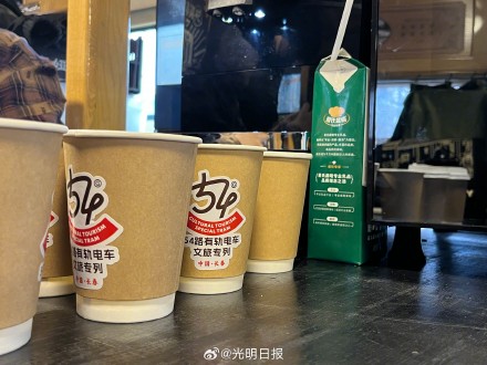 坐54路有轨电车品味长春 坐54路有轨电车品味长春