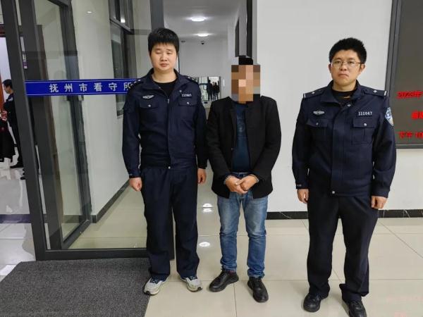 包装“征信白户”骗贷牟利,这一群体警惕“被背债” 包装“征信白户”骗贷牟利,这一群体警惕“被背债”