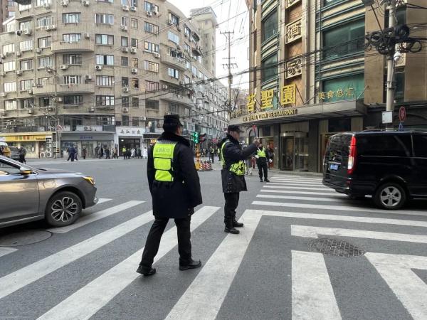 热度不减！去黄河路千万别做这事！避峰指南：这个时段最挤→