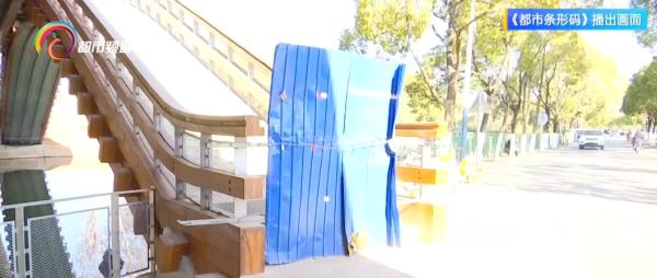 昆明朝云桥四面围挡拆除，市民散步看景更方便！