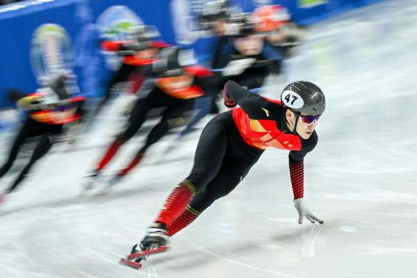 “十四冬”短道速滑(青年组):张添翼斩获两金 “十四冬”短道速滑(青年组):张添翼斩获两金