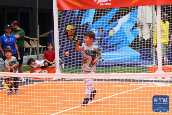 澳网|“儿童网球日”活动举行 澳网|“儿童网球日”活动举行