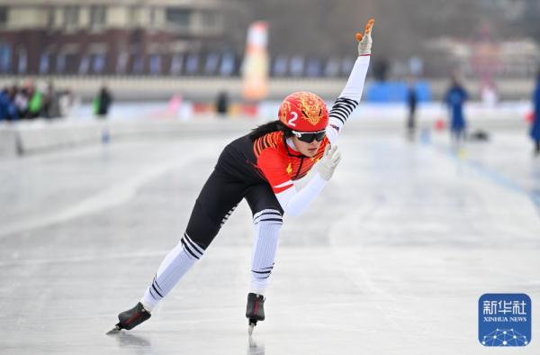 全冬会丨群众速度滑冰比赛开赛 全冬会丨群众速度滑冰比赛开赛