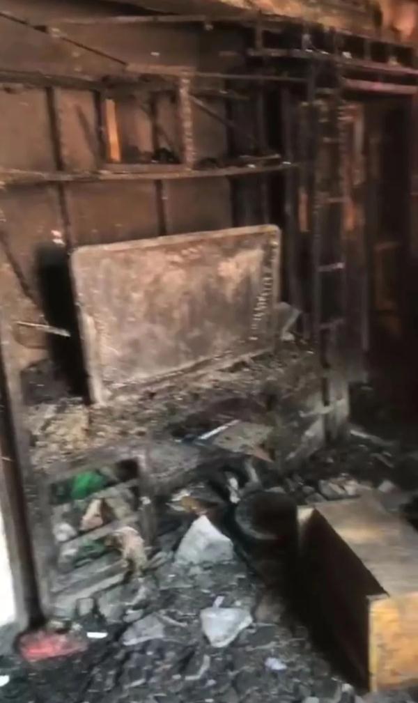 上海一住户家中失火致楼上邻居伤亡 ，谁来担责？