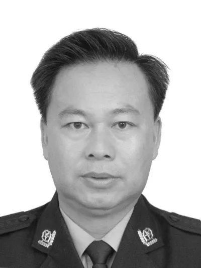 送别!江西一名52岁民警倒在工作岗位上 送别!江西一名52岁民警倒在工作岗位上