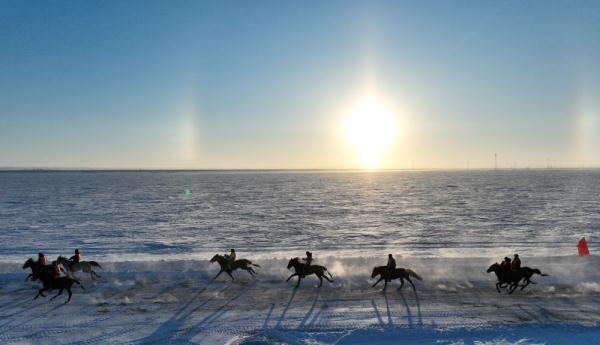 内蒙古巧借“冬”风 银色“文旅体”起飞