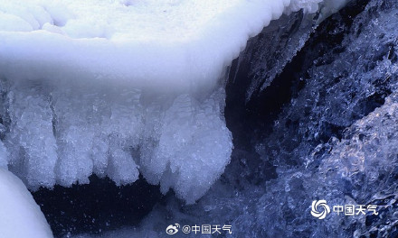 这才是冬天!松花江哈尔滨段冰雪景观晶莹剔透 这才是冬天!松花江哈尔滨段冰雪景观晶莹剔透