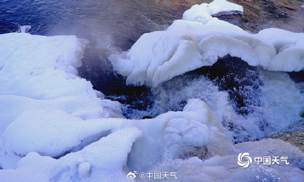 这才是冬天!松花江哈尔滨段冰雪景观晶莹剔透 这才是冬天!松花江哈尔滨段冰雪景观晶莹剔透