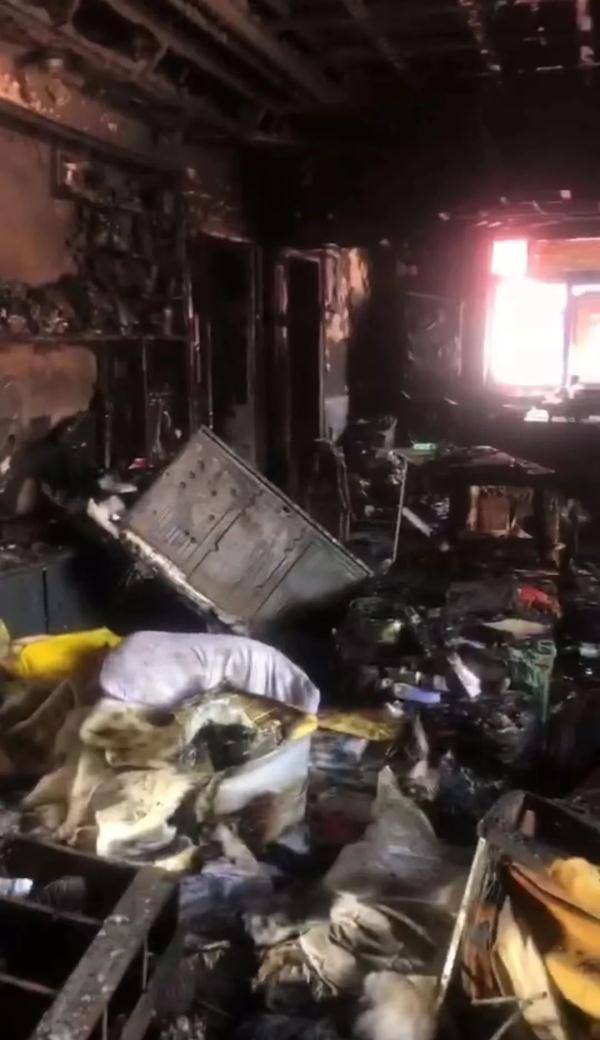 痛心！5楼失火殃及6楼，7岁女孩坠楼身亡