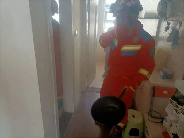 被拘11日!一个小疏忽,厨房引发大火!这些“危险行为”您做过吗—— 被拘11日!一个小疏忽,厨房引发大火!这些“危险行为”您做过吗——