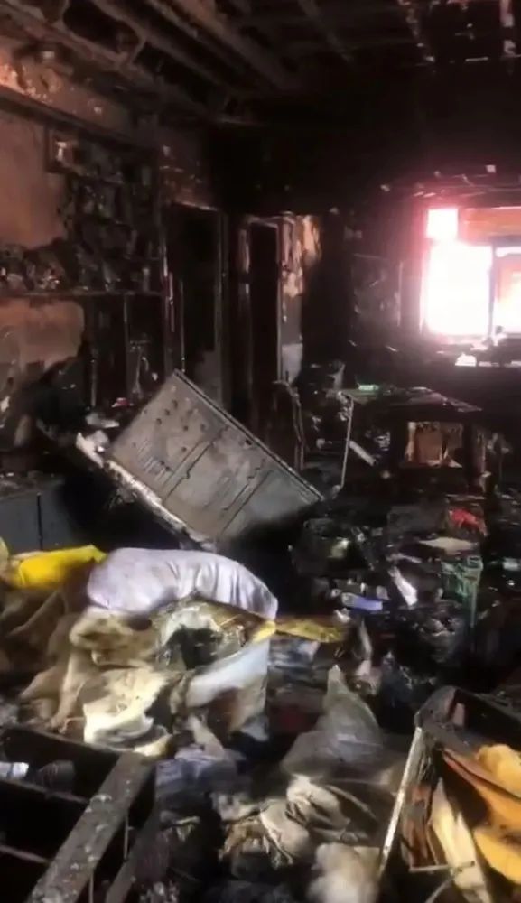 痛心！父女逃生中，7岁女儿不幸身亡