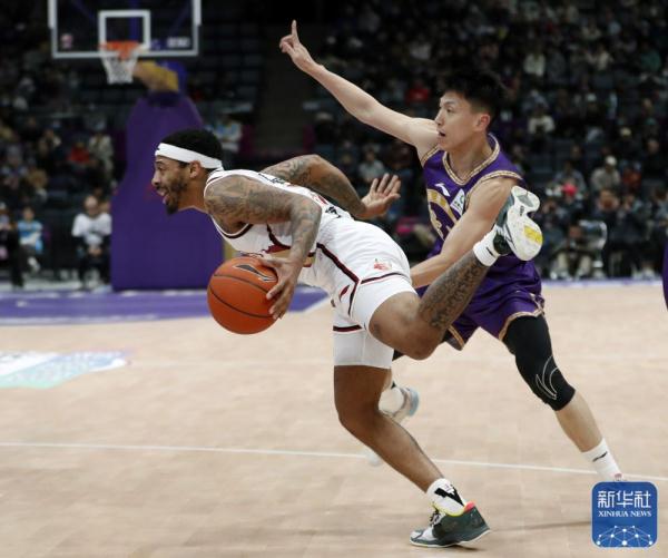 篮球丨CBA常规赛：北京控股不敌浙江稠州金租