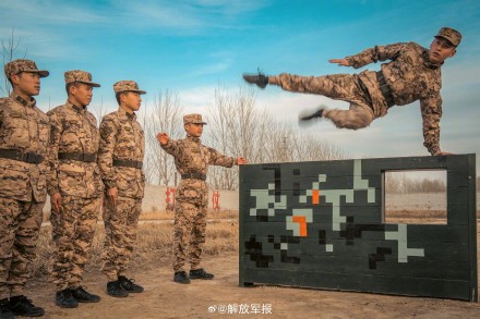血性十足！带你走进武警官兵训练现场