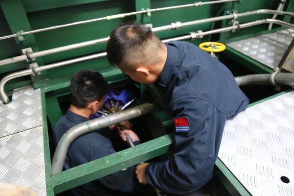 导弹快艇，出击！