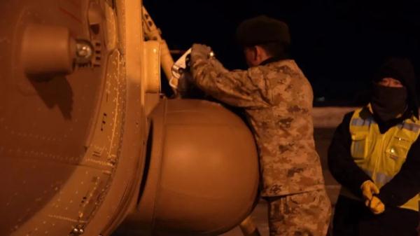 暴雪致游客滞留喀纳斯?陆航直升机紧急救援→ 暴雪致游客滞留喀纳斯?陆航直升机紧急救援→