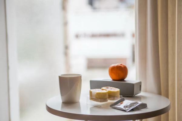 广西一老人将含鼠药的饼干放到菜地，兄妹误食险丧命