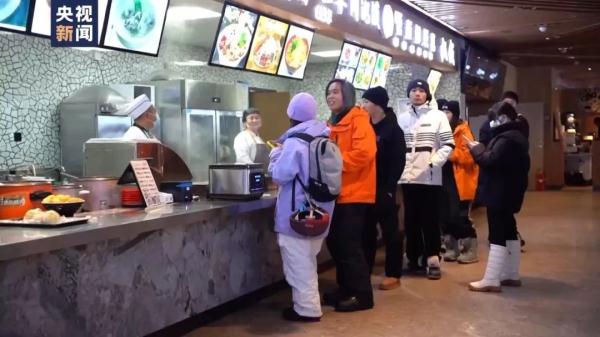 直升机紧急救援！1000多名游客滞留这里......