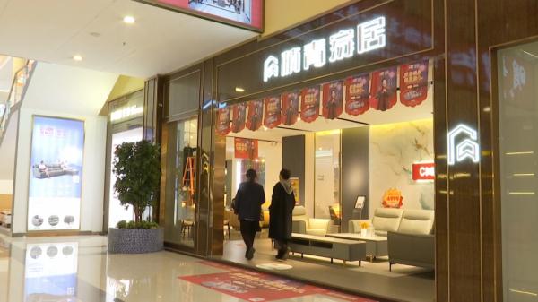 连纹路和褶皱都一样？购买新家具，怀疑收到“展示品”，顾客：两个方案，你选吧......