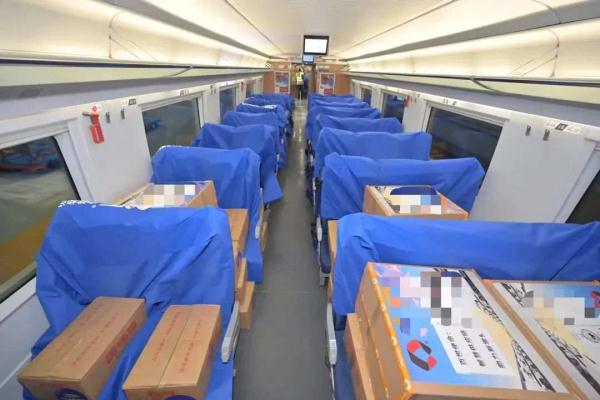 这趟车没有旅客，全程1028公里一站直达！