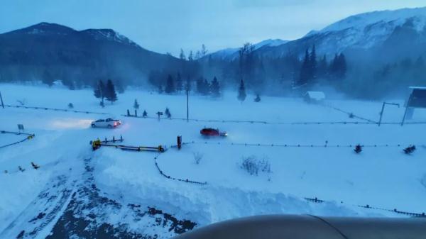 直升机紧急救援！1000多名游客滞留这里......